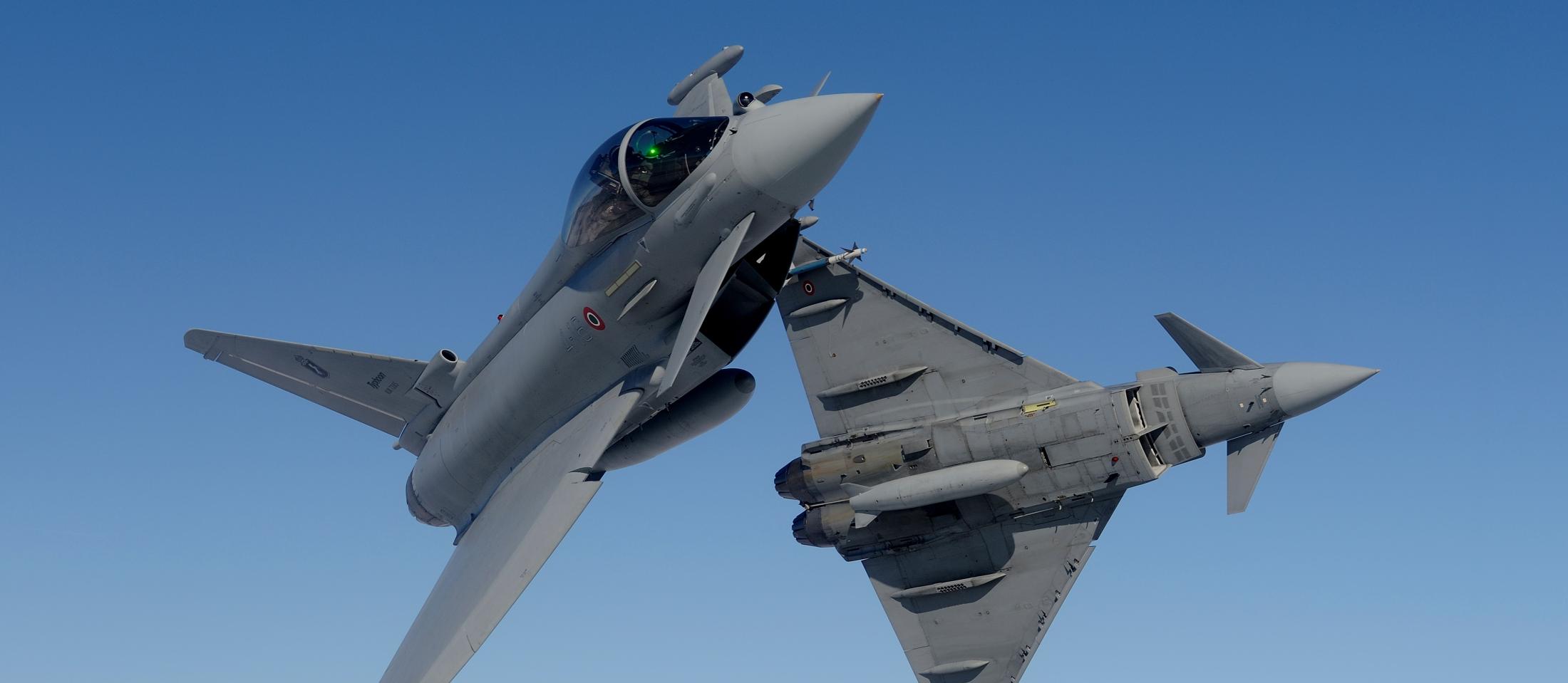 Eurofighter Typhoon aeroplano militare multiruolo Leonardo